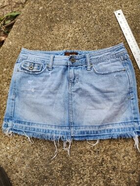 Vintage Y2K Denim Mini Skirt Low Rise Light Wash Distressed Frayed Hem Festival